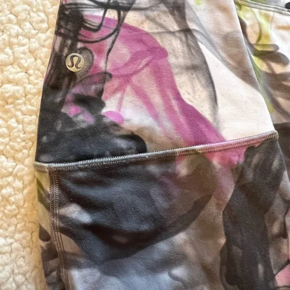 Lululemon align 25” size 2 Women's Multicolor Abstract Print Leggings - Picture 9 of 9